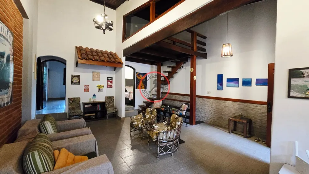 Casa, 5 quartos, 230 m² - Foto 1