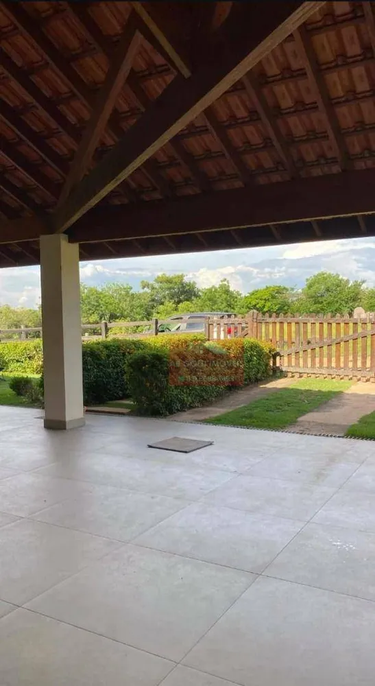 Sítio, 3 quartos, 660 m² - Foto 1