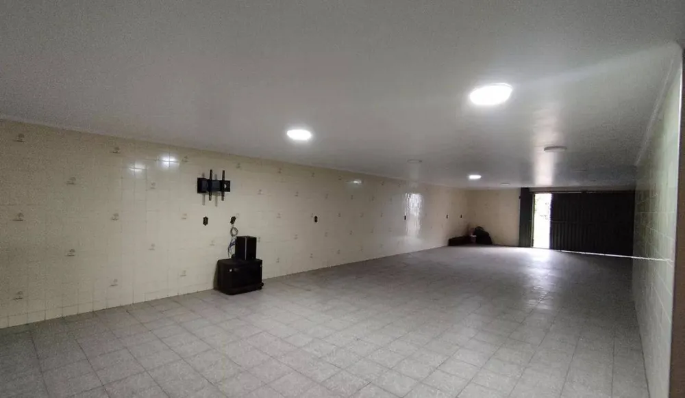 Casa, 4 quartos, 315 m² - Foto 2