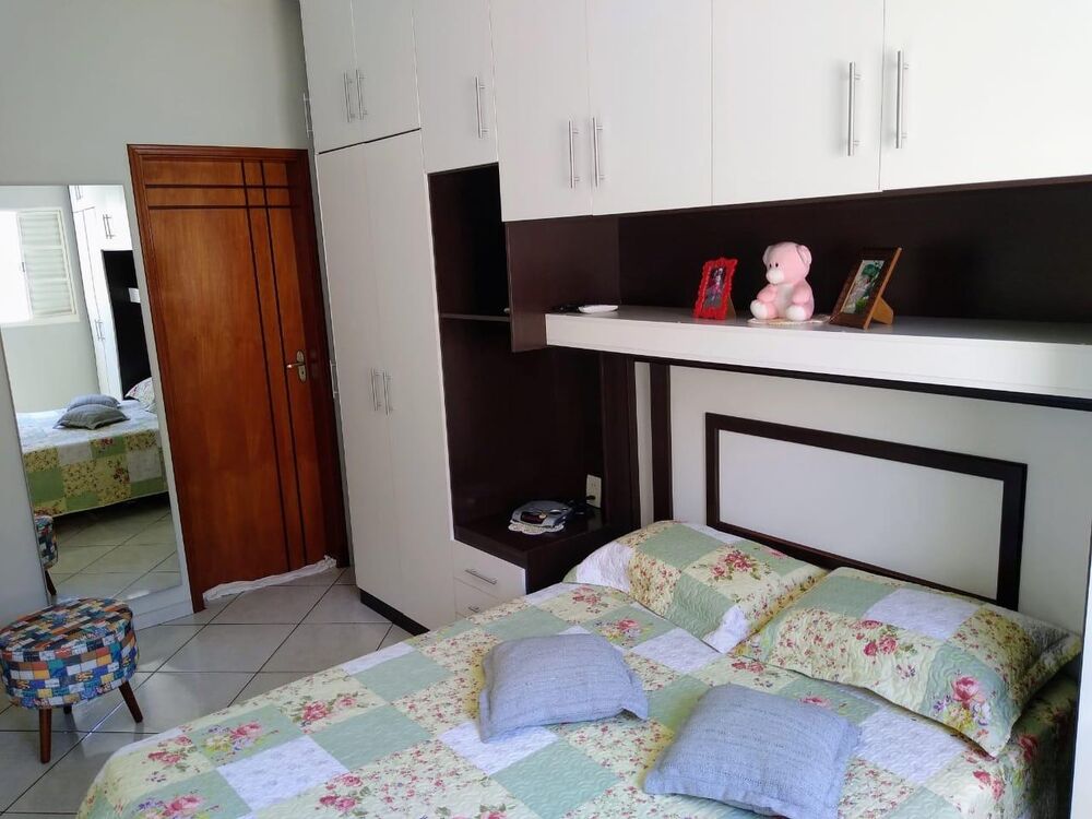Casa à venda com 3 quartos, 250m² - Foto 3