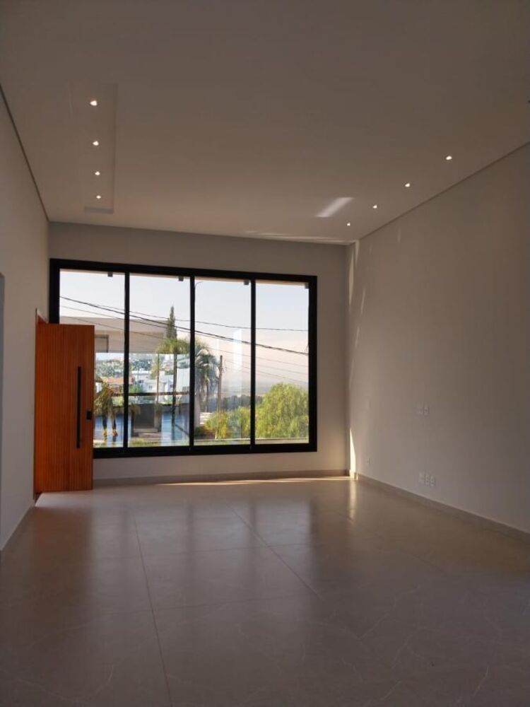 Casa de Condomínio à venda com 4 quartos, 315m² - Foto 3