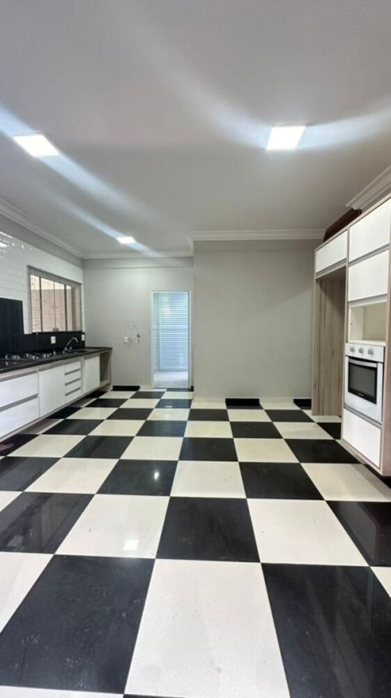 Casa de Condomínio à venda com 4 quartos, 291m² - Foto 3