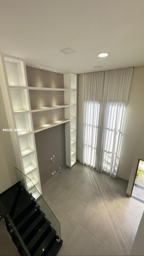 Casa de Condomínio à venda com 3 quartos, 206m² - Foto 1