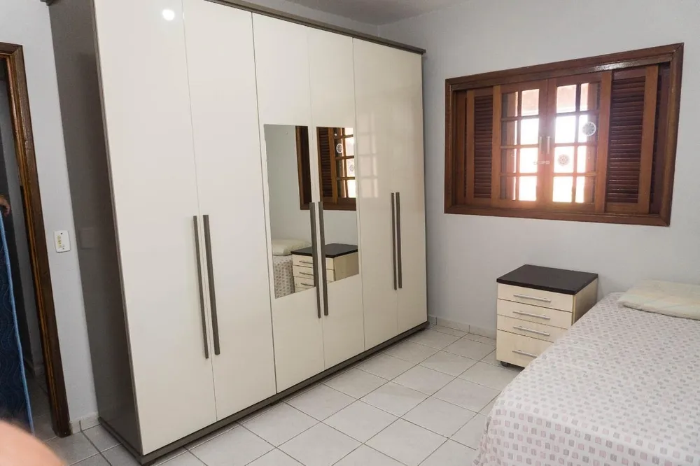 Chácara, 4 quartos, 1000 m² - Foto 2