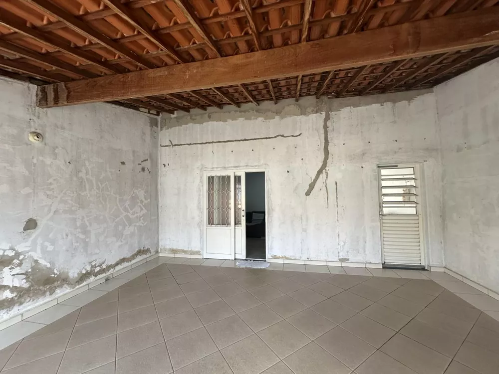 Casa à venda com 4 quartos, 280m² - Foto 2