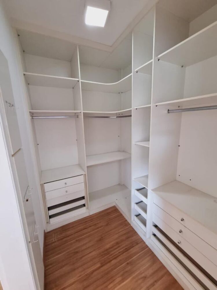 Casa de Condomínio à venda com 3 quartos, 208m² - Foto 3