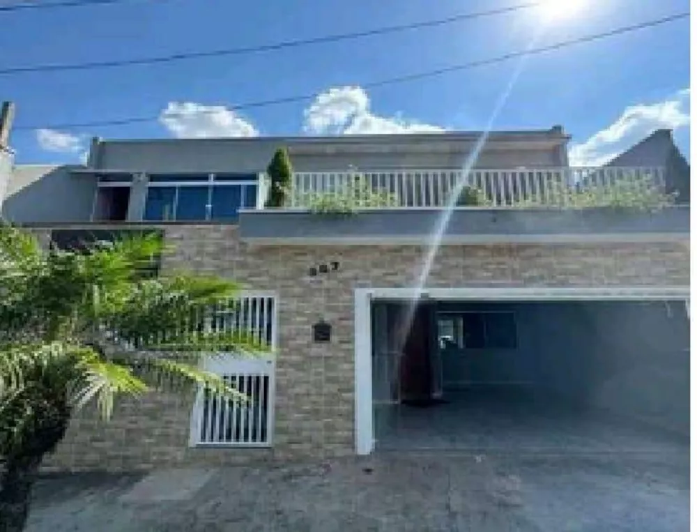 Casa à venda com 3 quartos, 137m² - Foto 1