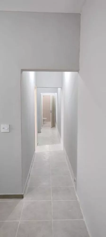 Casa à venda com 2 quartos, 178m² - Foto 2