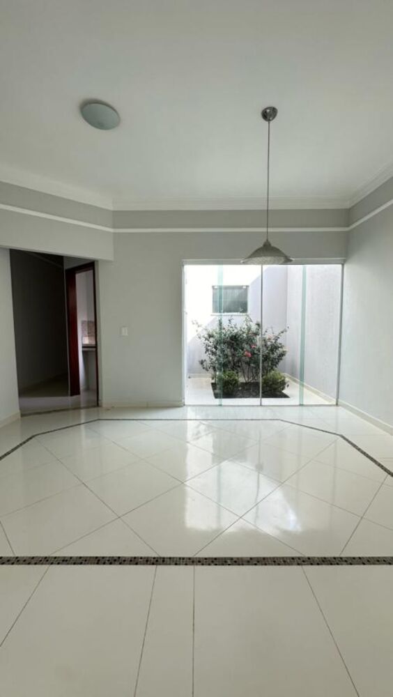 Casa à venda com 3 quartos, 164m² - Foto 1