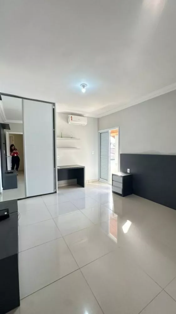 Casa à venda com 4 quartos, 247m² - Foto 4