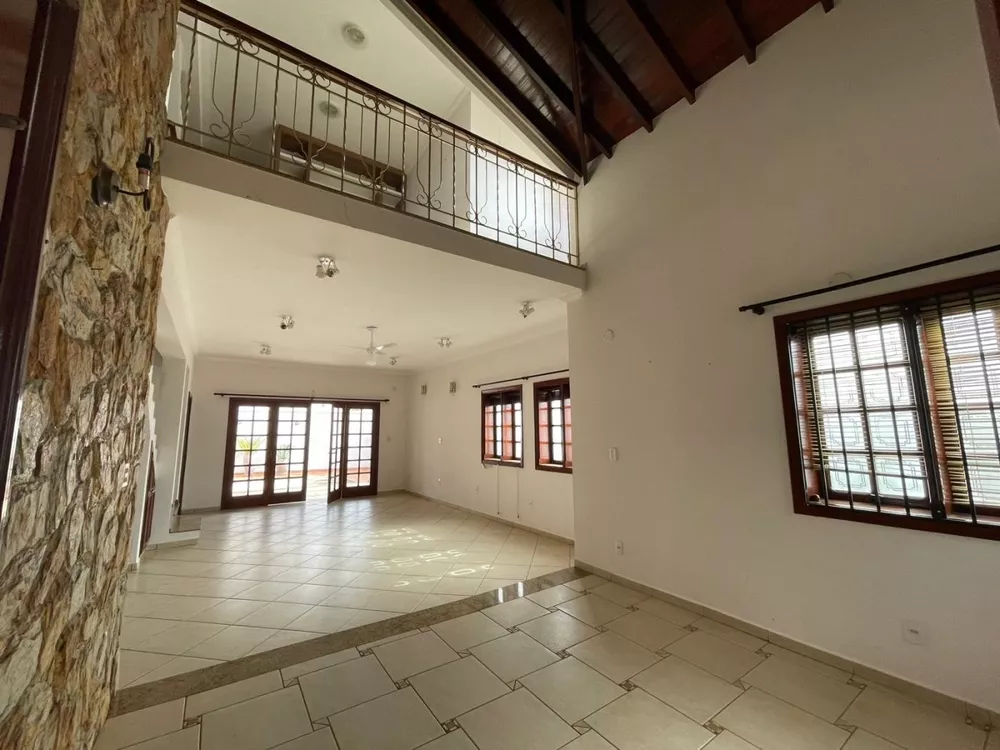 Casa para alugar com 3 quartos, 286m² - Foto 4