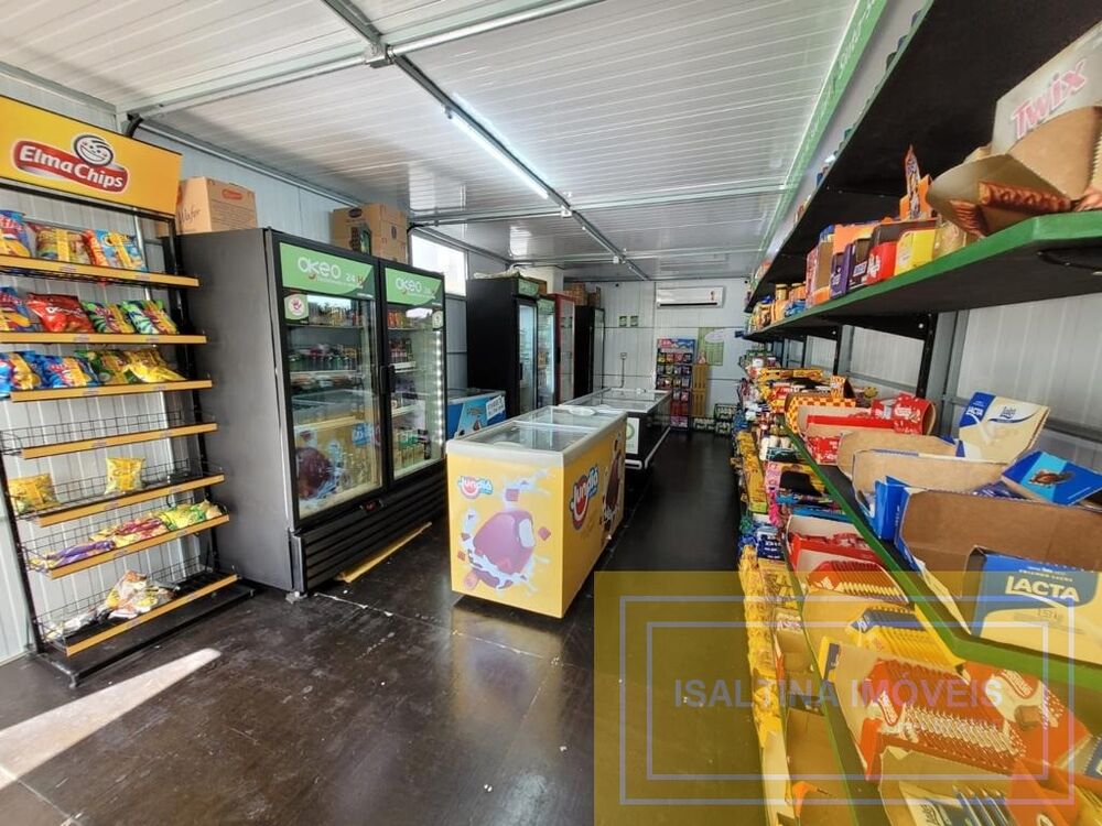 Apartamento à venda com 3 quartos, 80m² - Foto 2