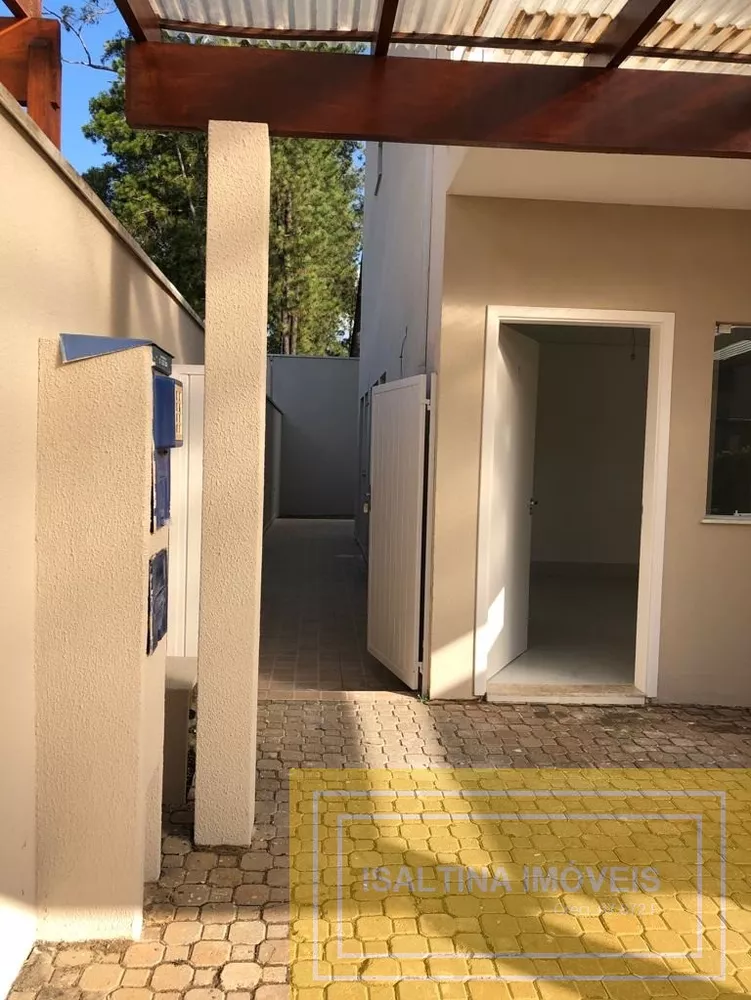 Casa à venda com 3 quartos, 108m² - Foto 2