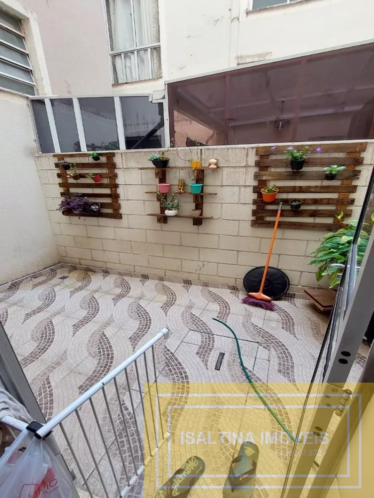 Apartamento à venda com 2 quartos, 68m² - Foto 3