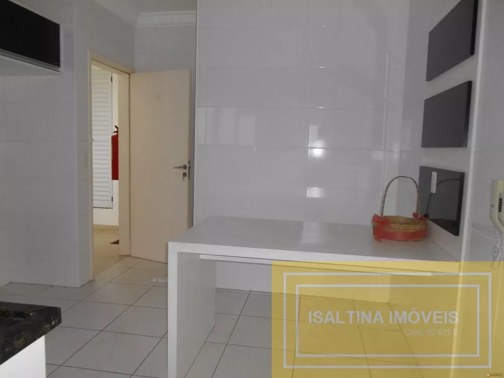 Apartamento para alugar com 3 quartos, 140m² - Foto 1