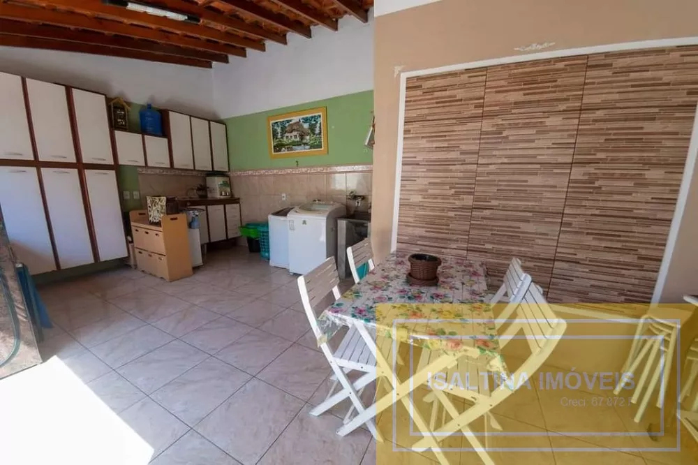 Casa à venda com 2 quartos, 160m² - Foto 1