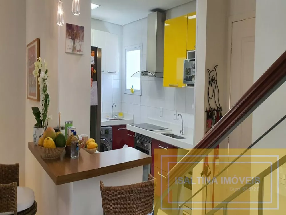 Casa à venda com 3 quartos, 100m² - Foto 4