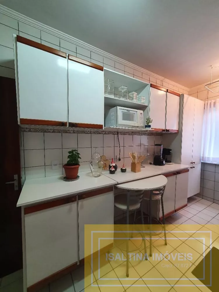 Apartamento à venda com 2 quartos, 100m² - Foto 3