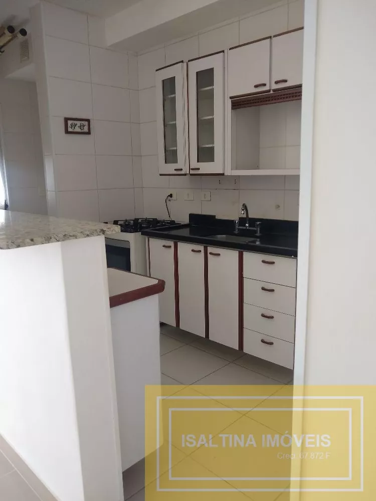 Apartamento para alugar com 3 quartos, 77m² - Foto 2