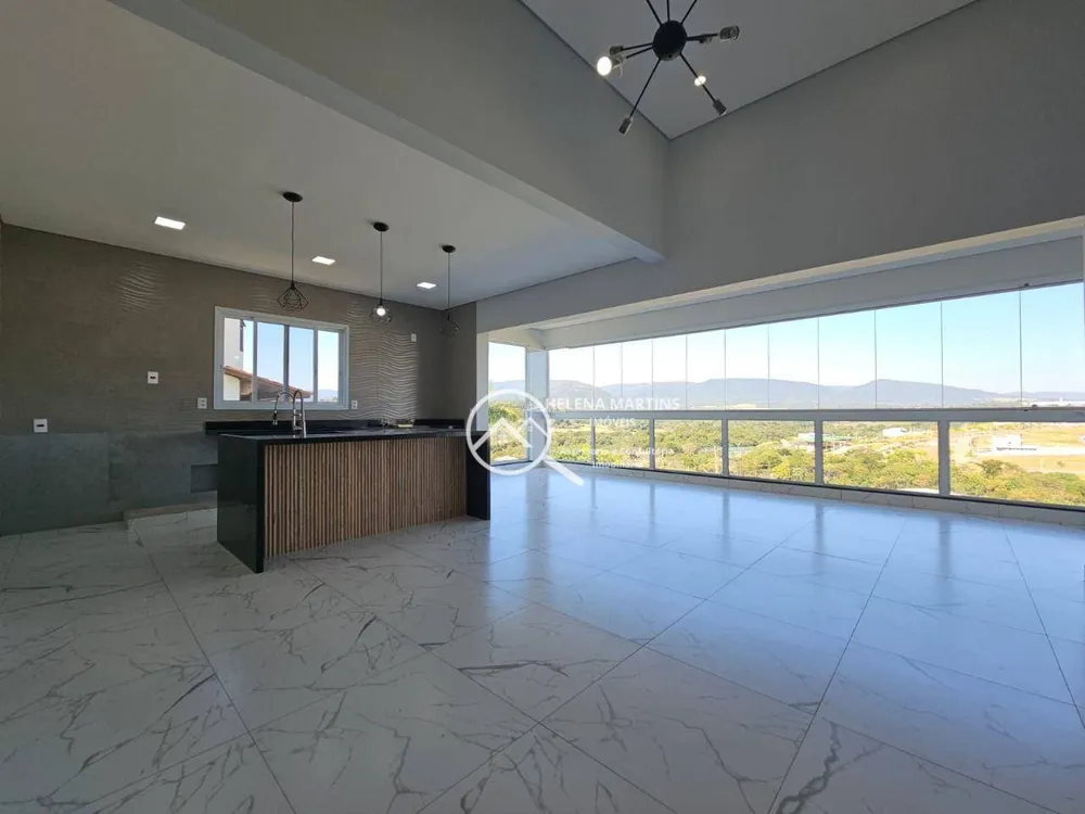 Sobrado, 3 quartos, 243 m² - Foto 1