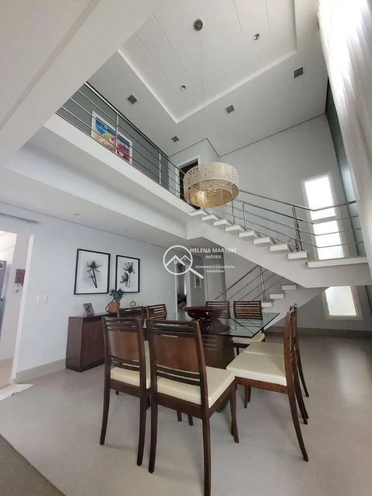 Sobrado, 3 quartos, 270 m² - Foto 1
