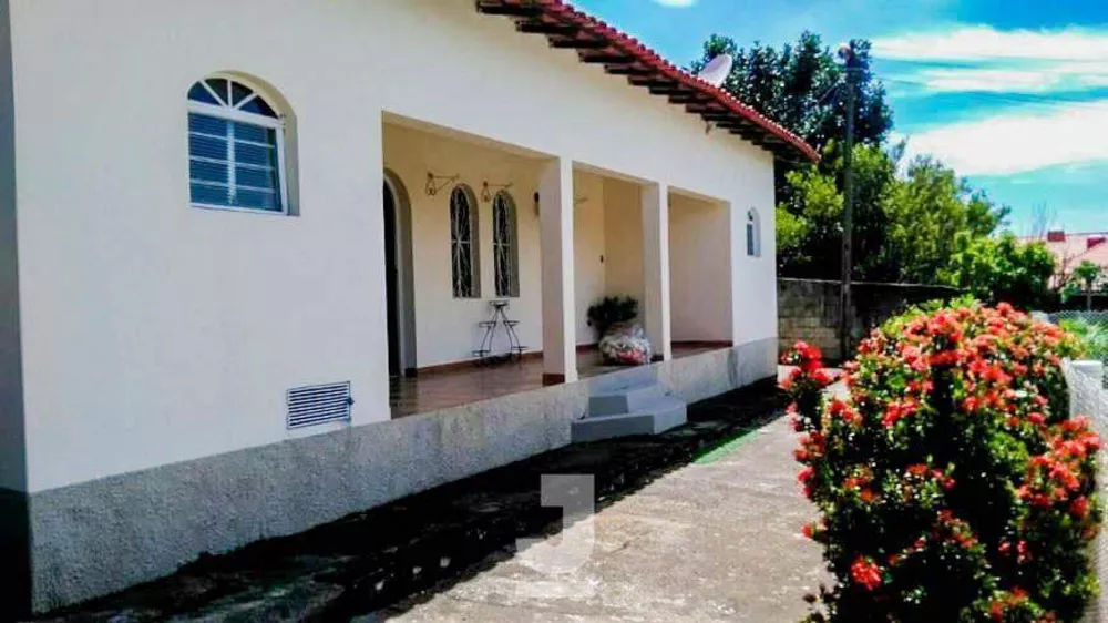 Fazenda à venda com 5 quartos, 250m² - Foto 2