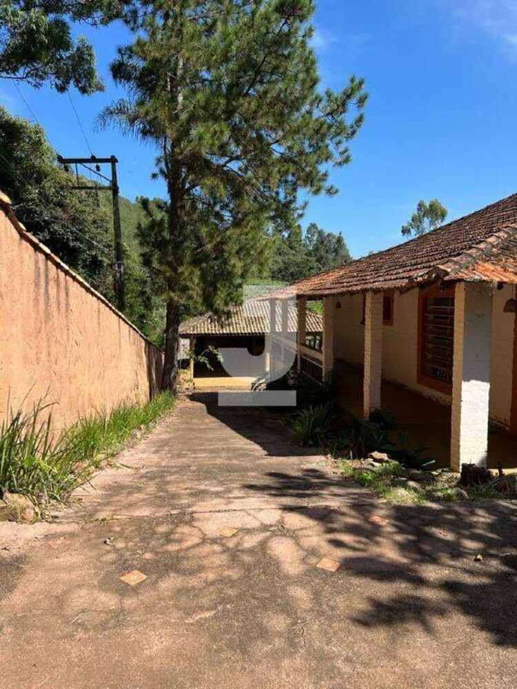 Chácara à venda com 3 quartos, 300m² - Foto 1