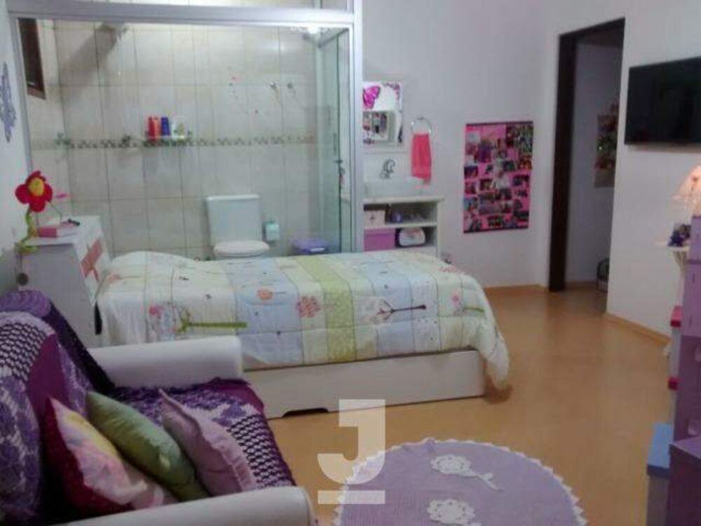 Casa à venda com 3 quartos, 250m² - Foto 2