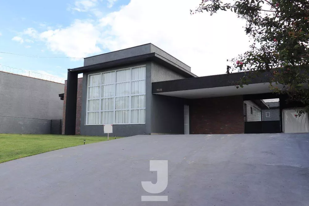 Casa de Condomínio à venda com 4 quartos, 400m² - Foto 2