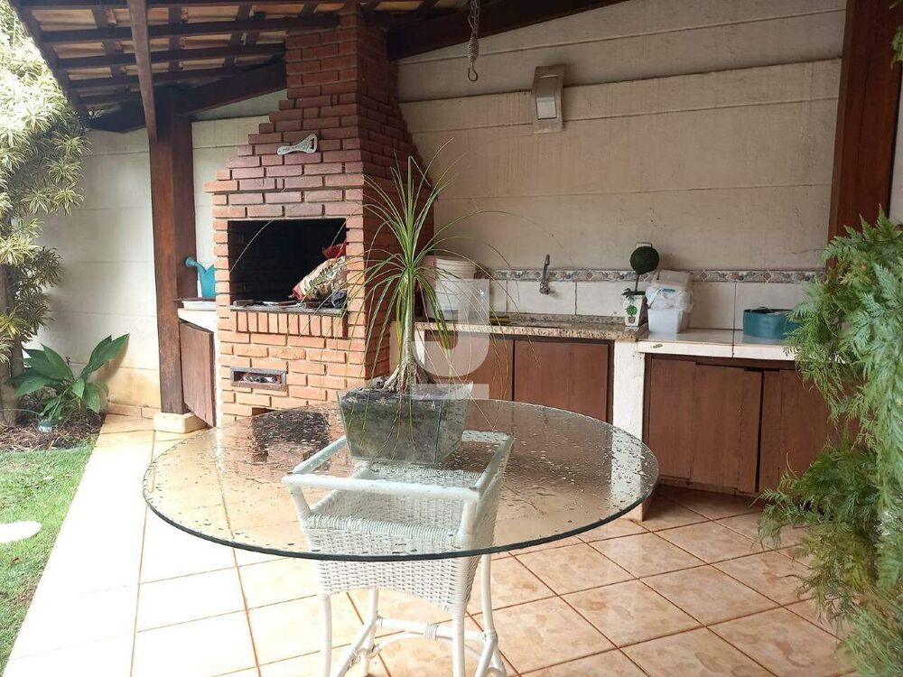 Casa, 3 quartos, 207 m² - Foto 3