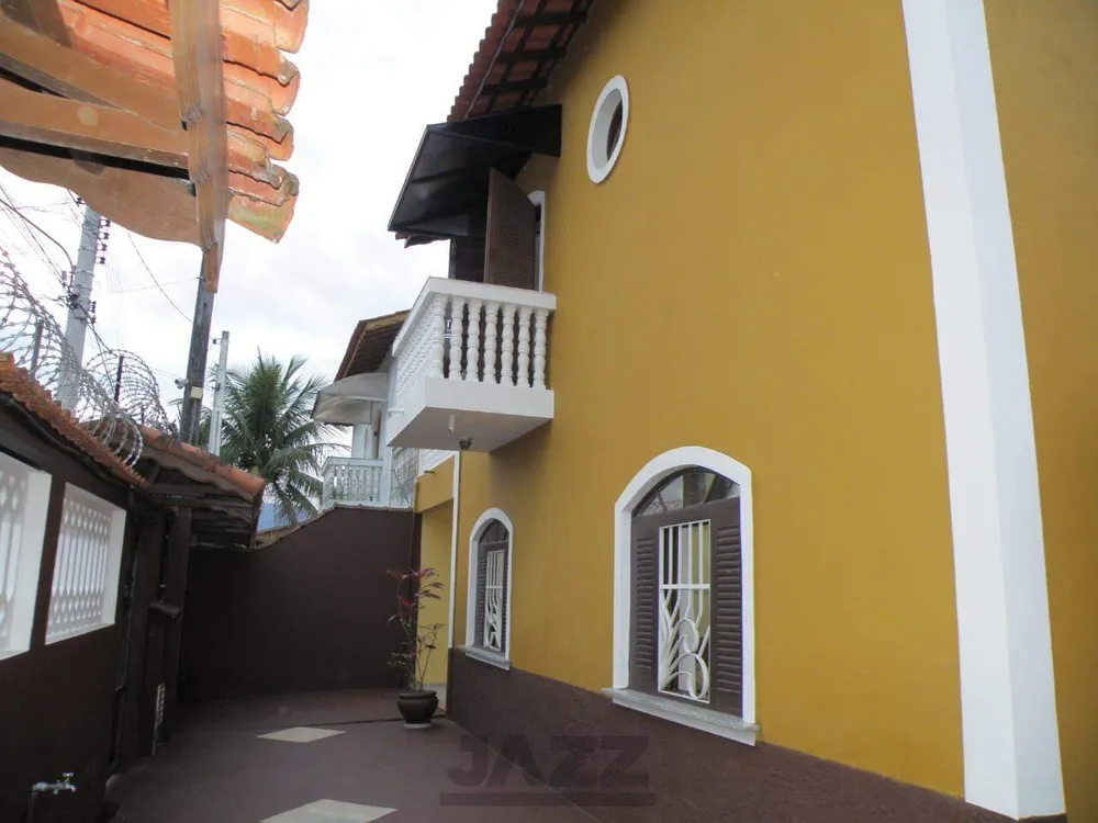 Casa, 3 quartos, 169 m² - Foto 1