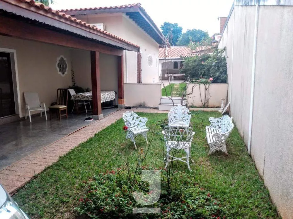 Casa à venda com 3 quartos, 750m² - Foto 3