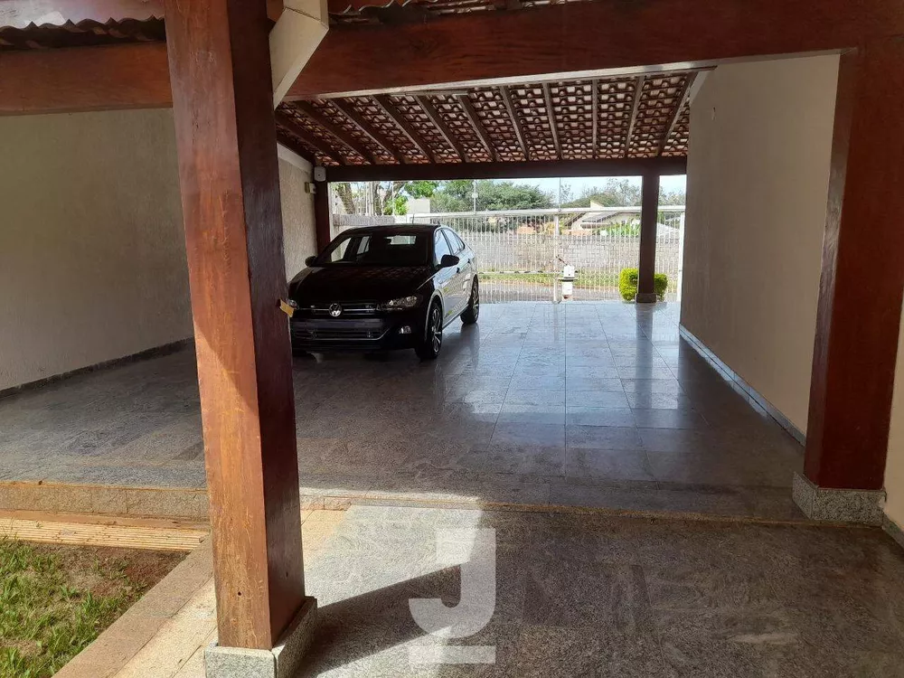 Casa à venda com 3 quartos, 750m² - Foto 2