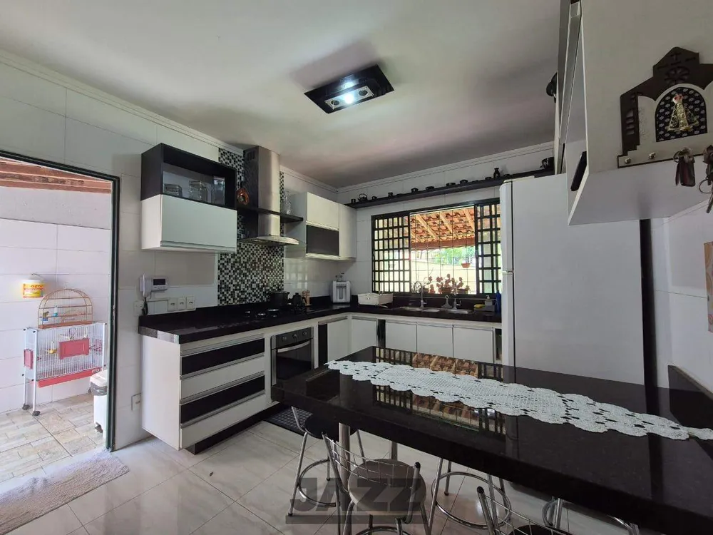 Chácara, 5 quartos, 1050 m² - Foto 1