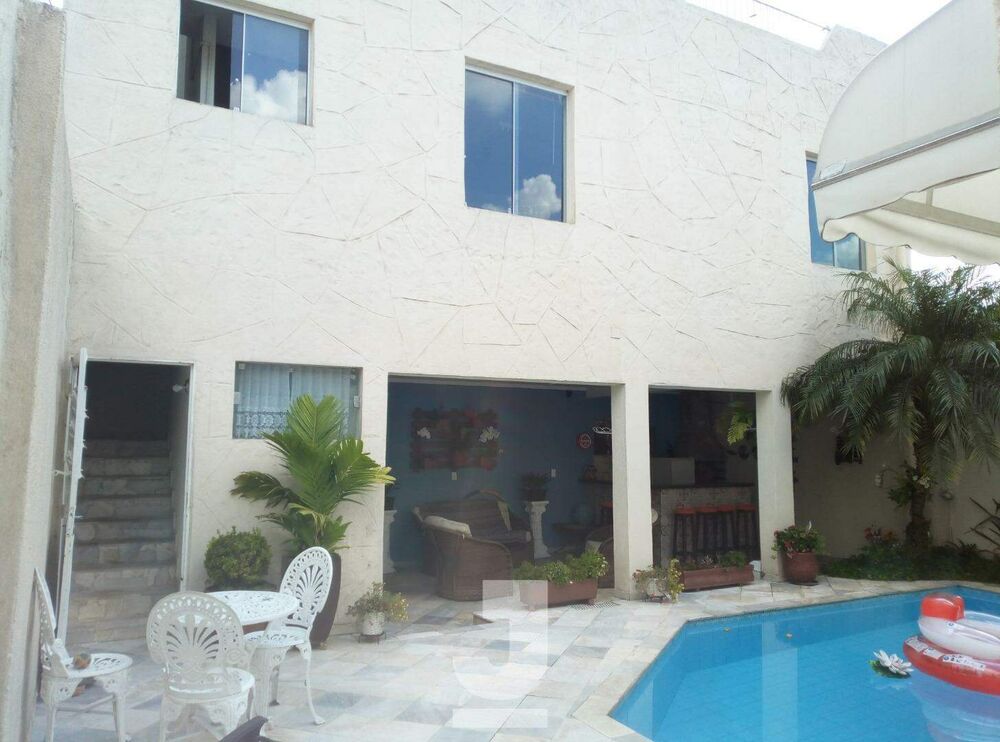 Casa, 3 quartos, 230 m² - Foto 1