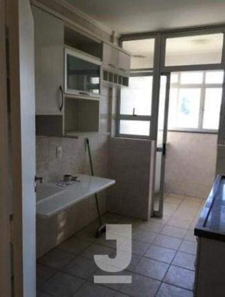 Apartamento à venda com 2 quartos, 70m² - Foto 2