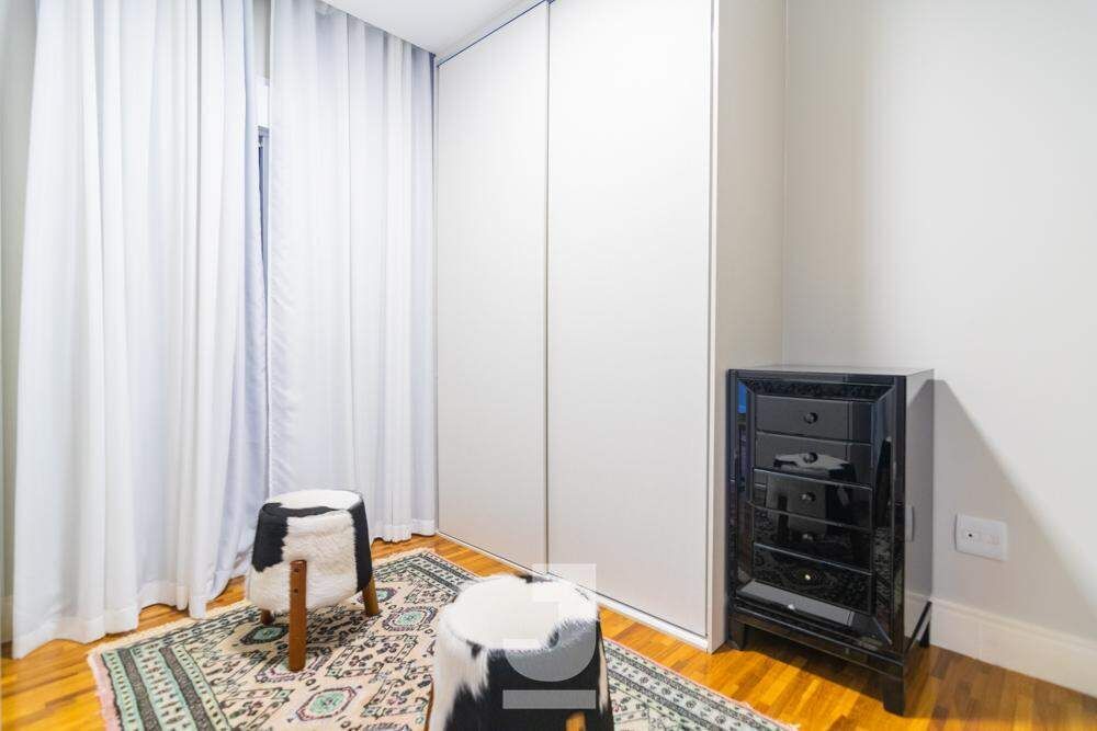 Apartamento, 3 quartos, 181 m² - Foto 1