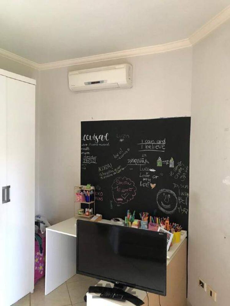 Chácara à venda com 4 quartos, 300m² - Foto 1