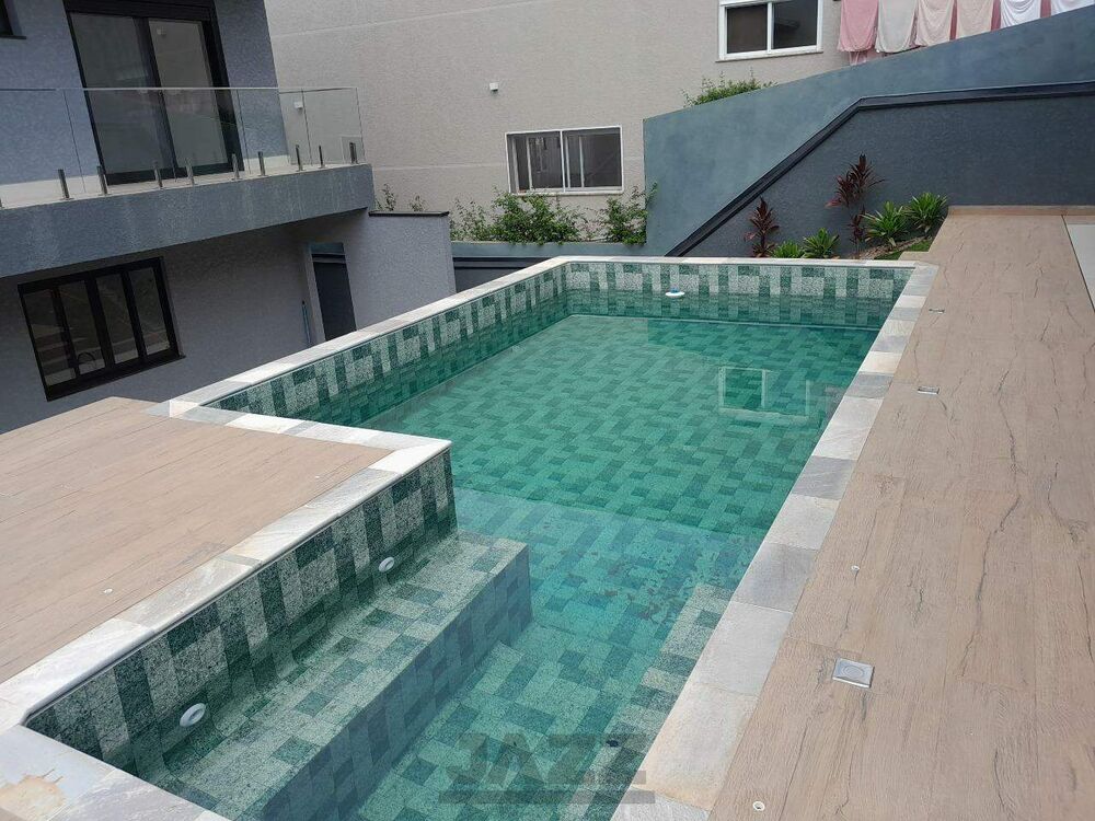 Casa de Condomínio para alugar com 4 quartos, 335m² - Foto 1