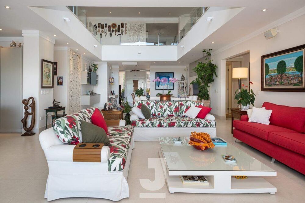 Casa de Condomínio à venda com 8 quartos, 600m² - Foto 2