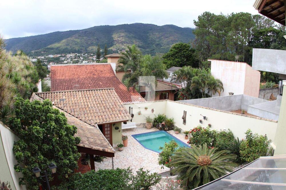 Casa à venda com 3 quartos, 402m² - Foto 2