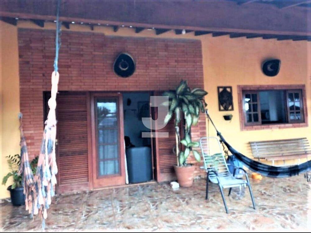 Chácara à venda com 3 quartos, 165m² - Foto 1