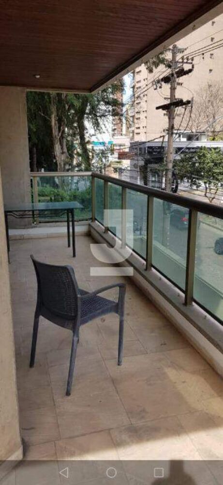 Apartamento para alugar com 4 quartos, 330m² - Foto 1