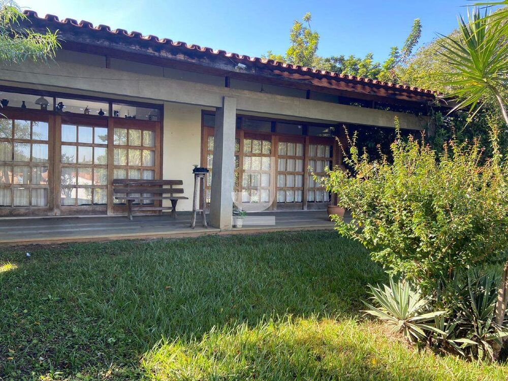 Chácara, 3 quartos, 2120 m² - Foto 1
