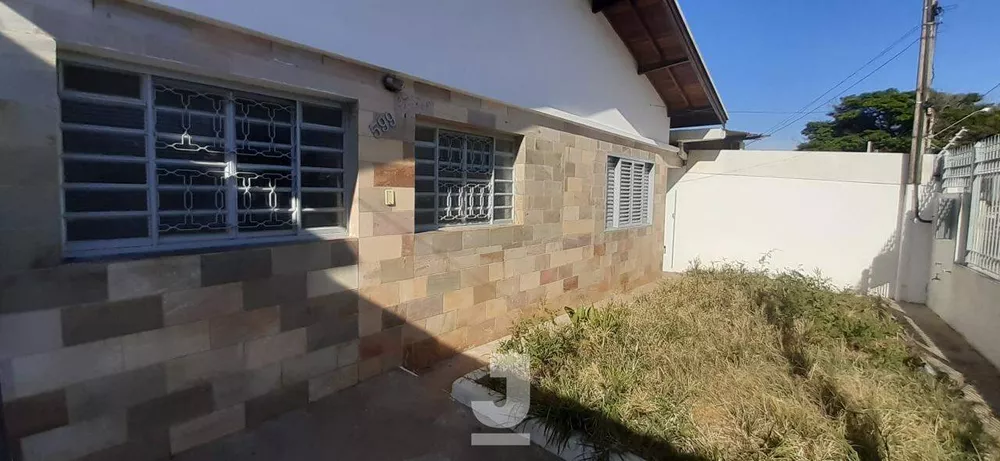 Casa à venda com 3 quartos, 209m² - Foto 1