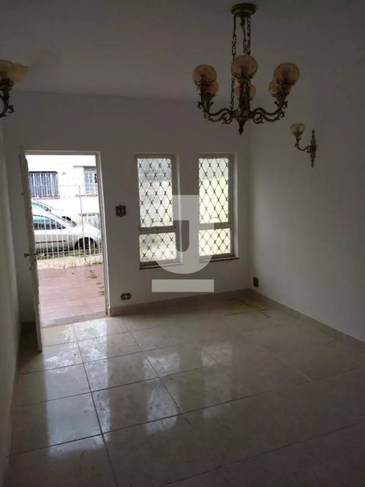 Casa à venda com 3 quartos, 188m² - Foto 2