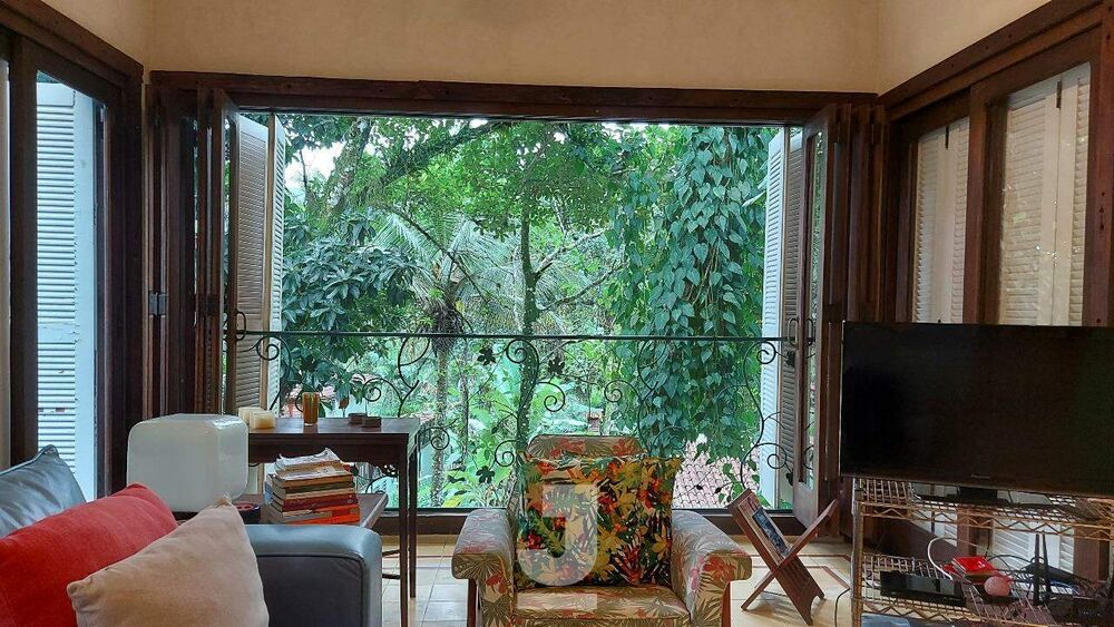 Casa à venda com 3 quartos, 230m² - Foto 1
