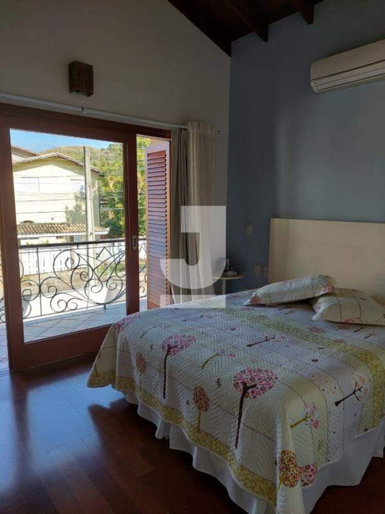 Casa, 4 quartos, 235 m² - Foto 1