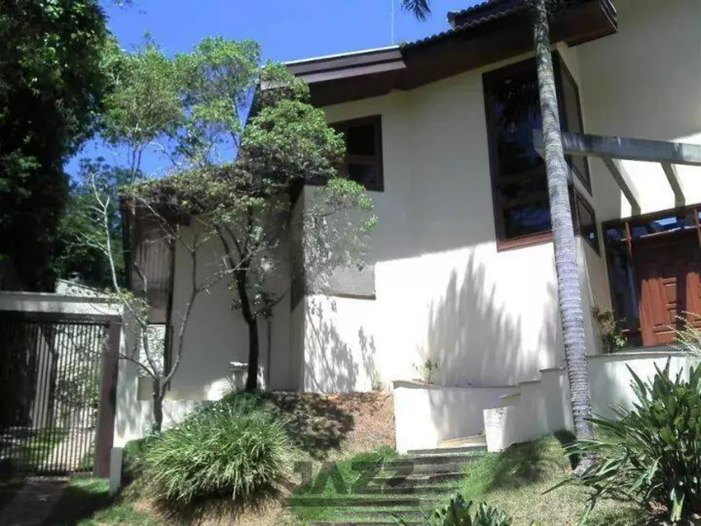 Casa de Condomínio para alugar com 4 quartos, 420m² - Foto 1