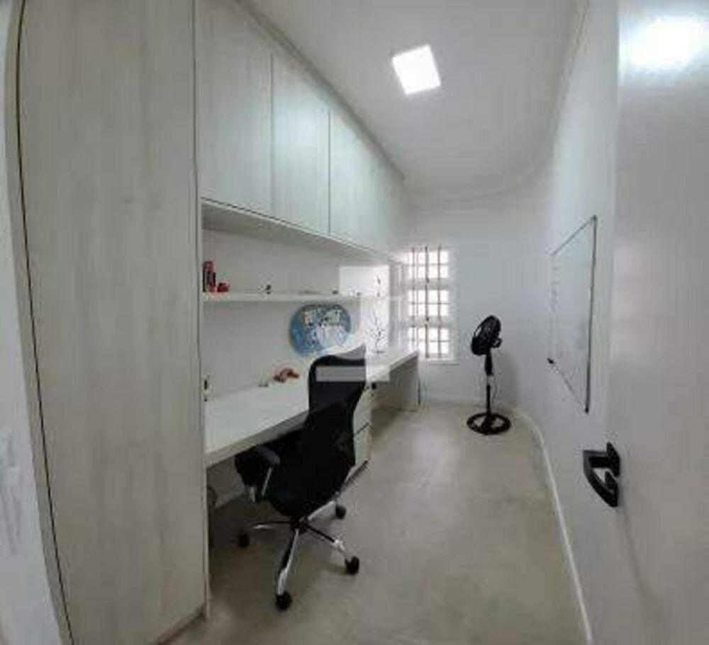 Casa à venda com 4 quartos, 275m² - Foto 4